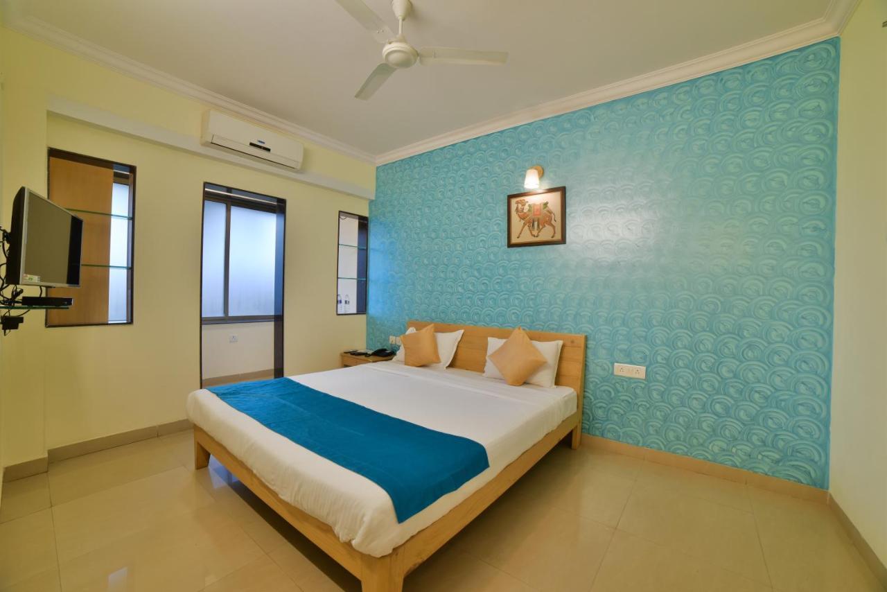 פאנג'י Palm Air By Goa Stays מראה חיצוני תמונה