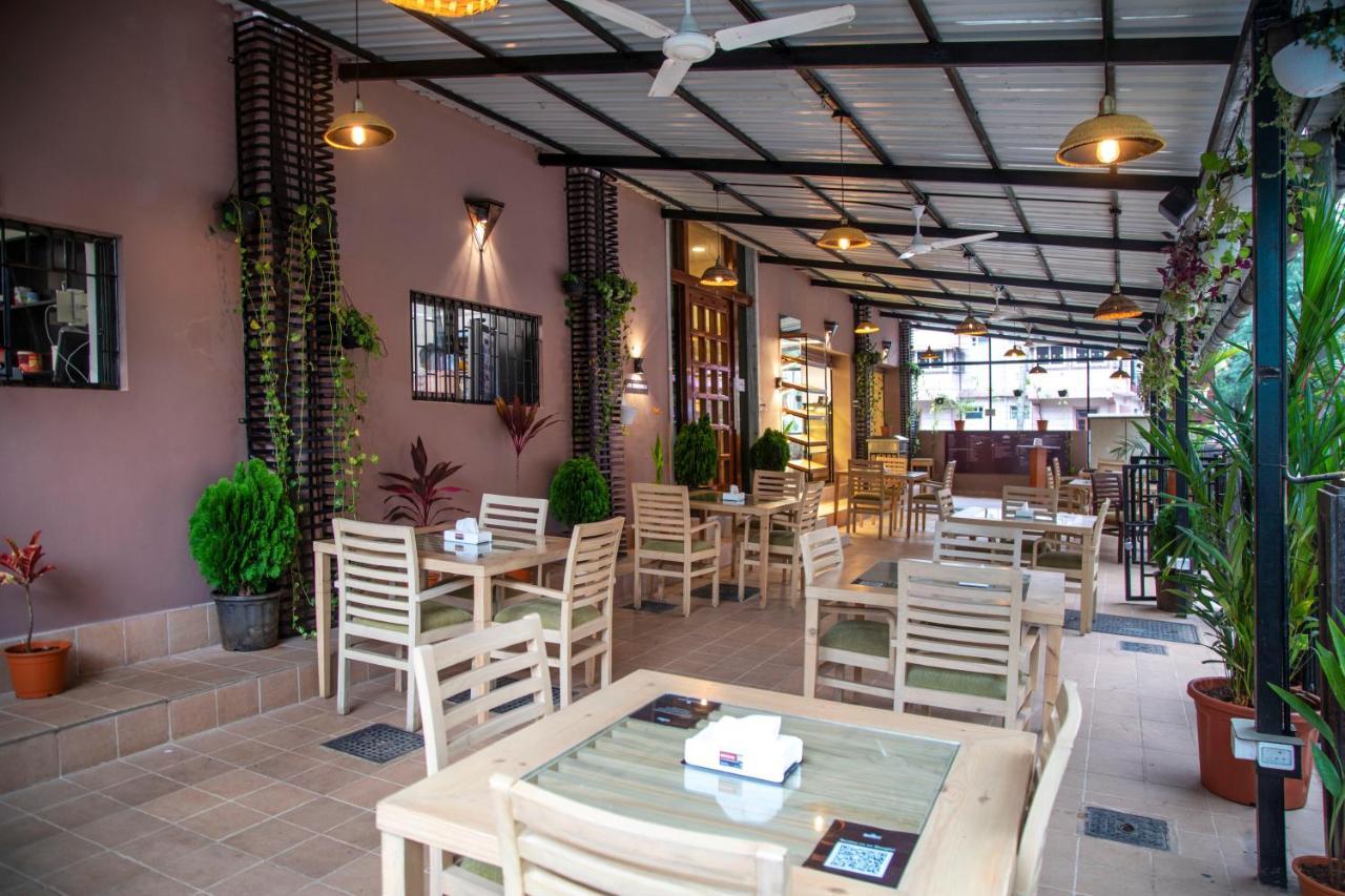 פאנג'י Palm Air By Goa Stays מראה חיצוני תמונה